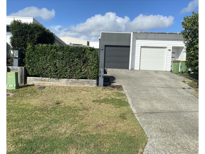 1/10 Loft Court, Pimpama QLD 4209
