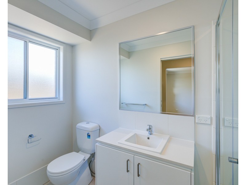 24 Raven Court, Park Ridge QLD 4125