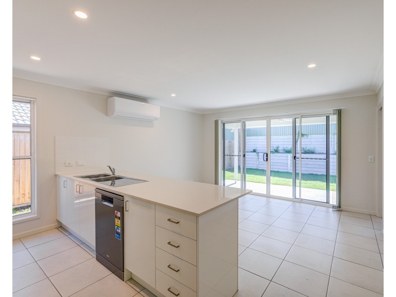 24 Raven Court, Park Ridge QLD 4125