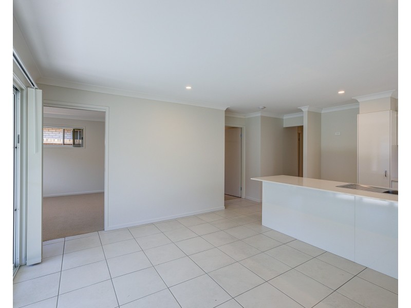 24 Raven Court, Park Ridge QLD 4125