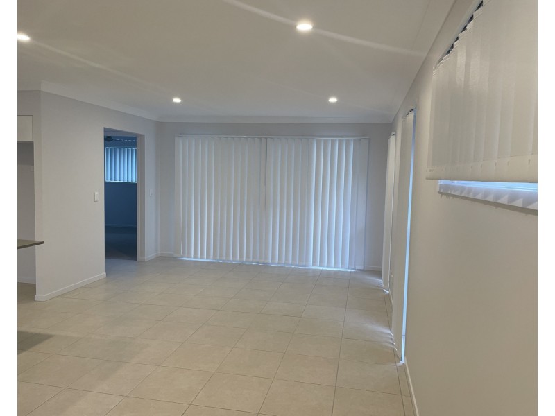 34 Raven Court, Park Ridge QLD 4125