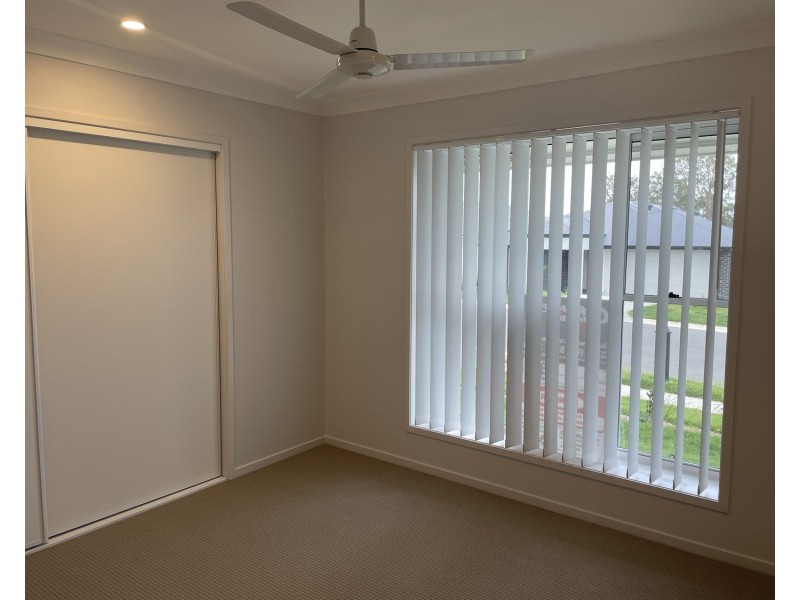 34 Raven Court, Park Ridge QLD 4125