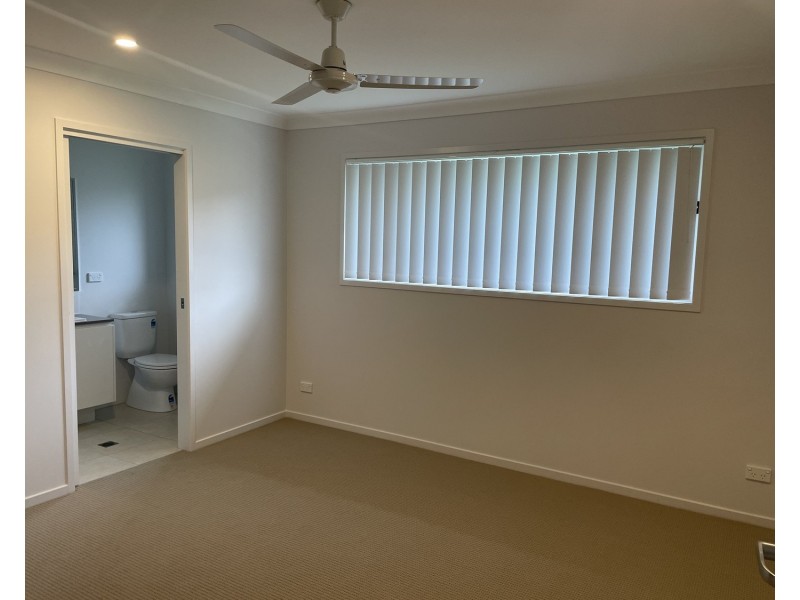 34 Raven Court, Park Ridge QLD 4125