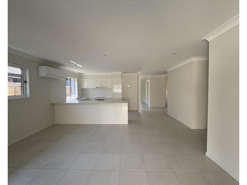 38 Raven Court, Park Ridge QLD 4125