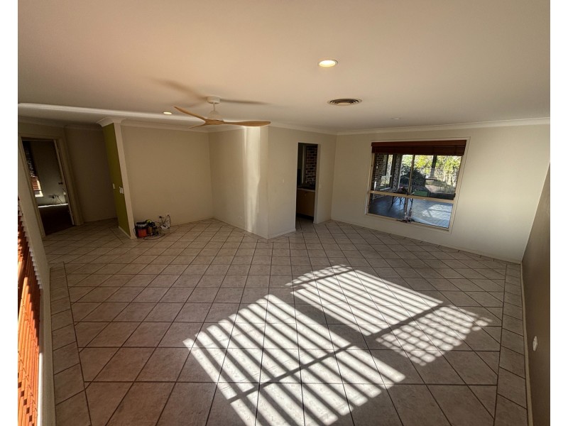 75 Greenacre Drive, Parkwood QLD 4214