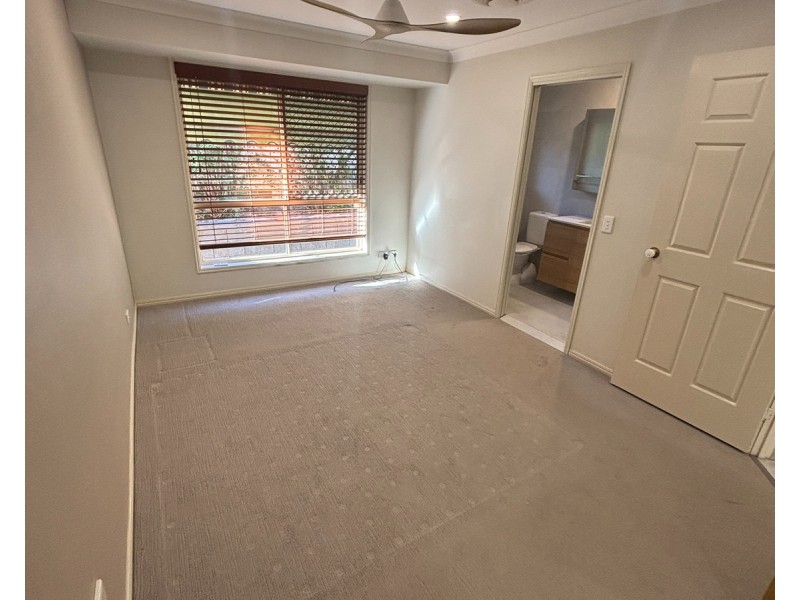 75 Greenacre Drive, Parkwood QLD 4214