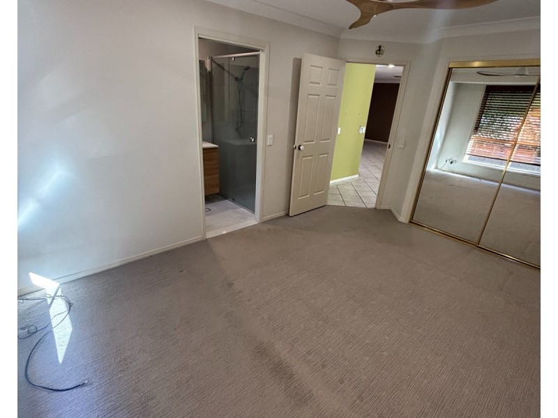 75 Greenacre Drive, Parkwood QLD 4214