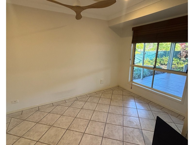 75 Greenacre Drive, Parkwood QLD 4214