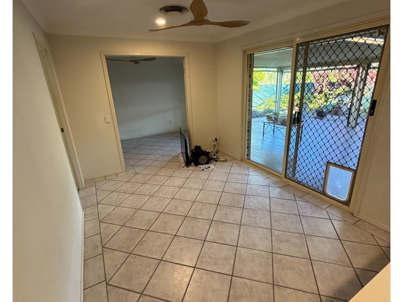 75 Greenacre Drive, Parkwood QLD 4214