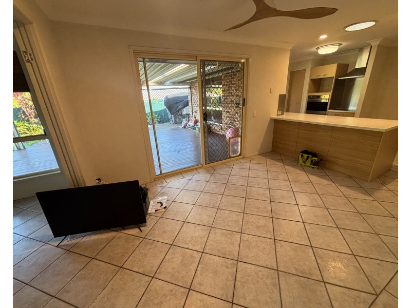 75 Greenacre Drive, Parkwood QLD 4214