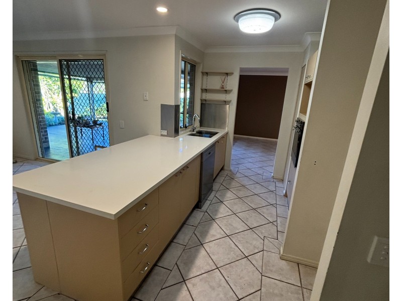 75 Greenacre Drive, Parkwood QLD 4214