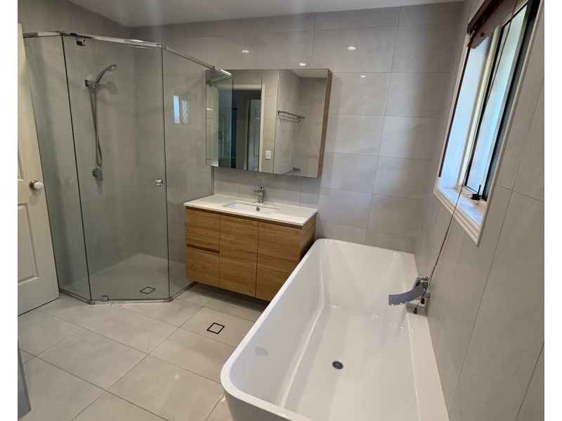 75 Greenacre Drive, Parkwood QLD 4214