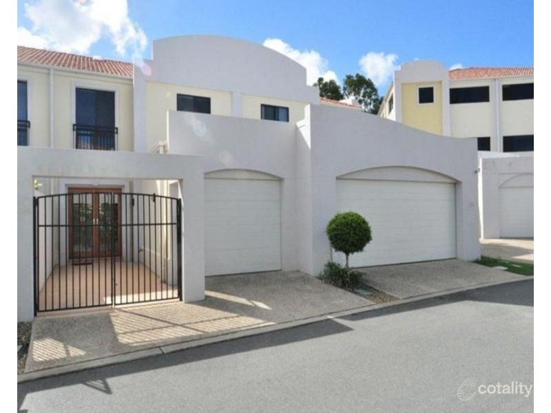 8854 Magnolia Drive East, Hope Island QLD 4212