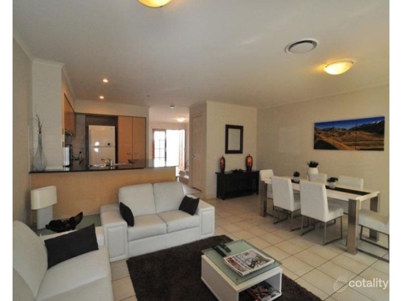 8854 Magnolia Drive East, Hope Island QLD 4212
