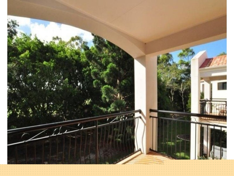 8854 Magnolia Drive East, Hope Island QLD 4212