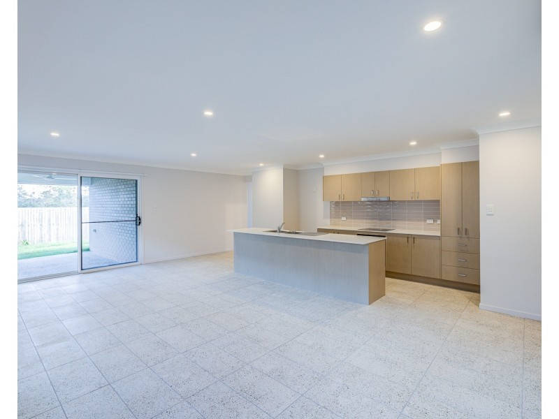 33 Raven Court, Park Ridge QLD 4125