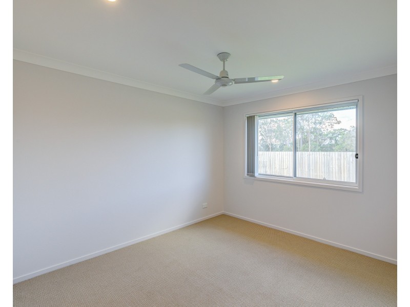 33 Raven Court, Park Ridge QLD 4125