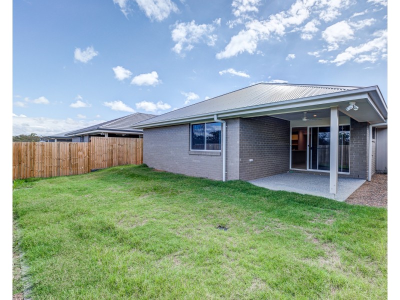 33 Raven Court, Park Ridge QLD 4125