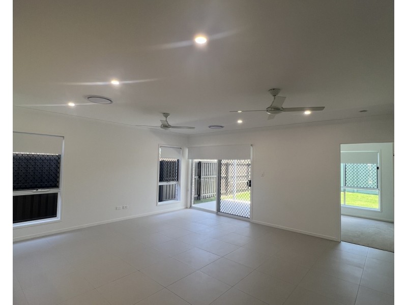 96 Blossom Circuit, Deebing Heights QLD 4306