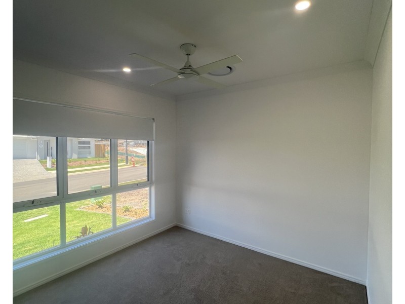 96 Blossom Circuit, Deebing Heights QLD 4306