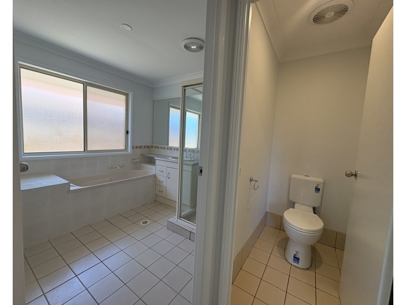 18 Ferncliffe Street, Upper Coomera QLD 4209