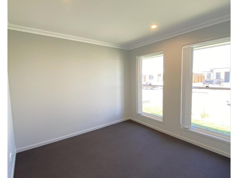 68 Edinburgh Crescent, Gleneagle QLD 4285