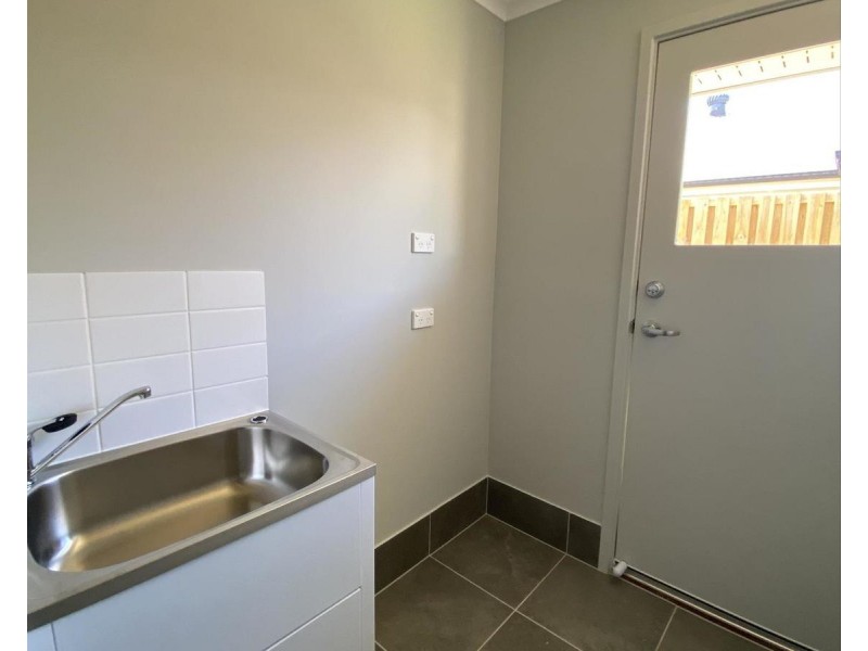 68 Edinburgh Crescent, Gleneagle QLD 4285