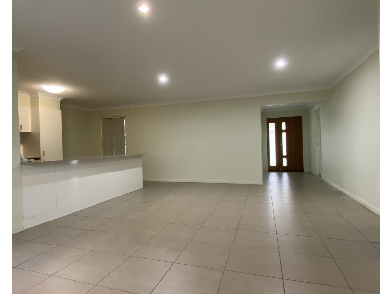 12 Sunstone Avenue, Pimpama QLD 4209