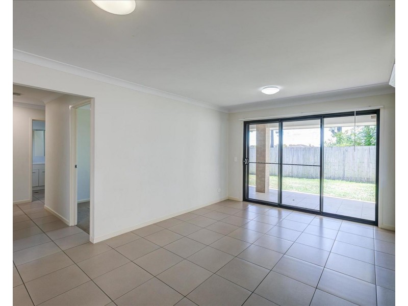 7 Milbrook Crescent, Pimpama QLD 4209