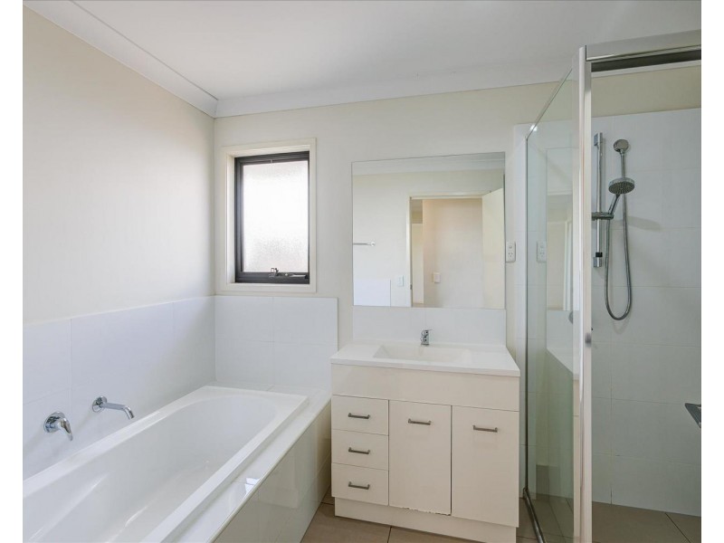 7 Milbrook Crescent, Pimpama QLD 4209