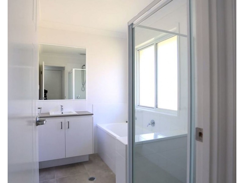12 Richmond Street, Pimpama QLD 4209