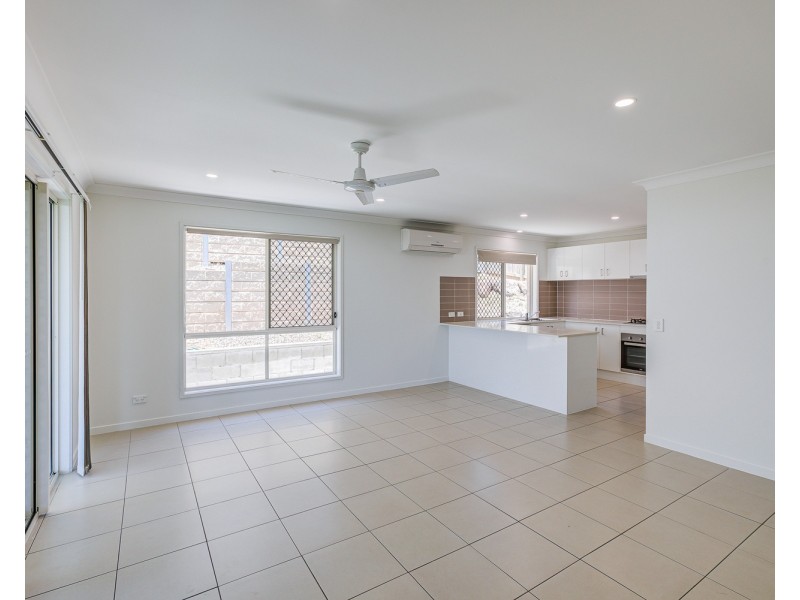 37 Nightshade Crescent, Pimpama QLD 4209