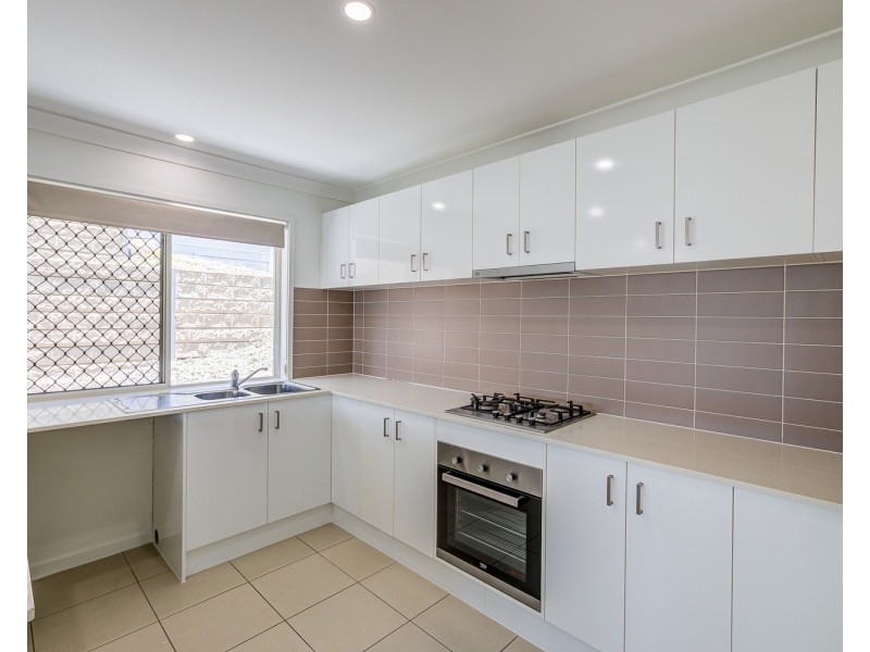 37 Nightshade Crescent, Pimpama QLD 4209