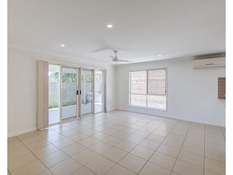 37 Nightshade Crescent, Pimpama QLD 4209
