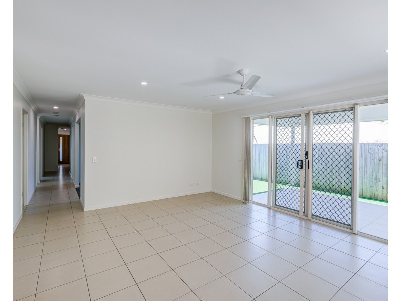 37 Nightshade Crescent, Pimpama QLD 4209
