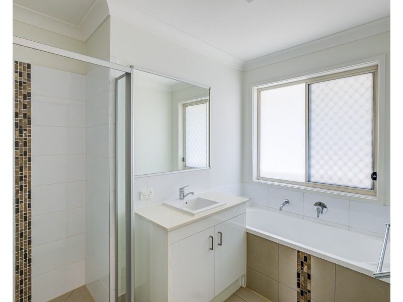 37 Nightshade Crescent, Pimpama QLD 4209