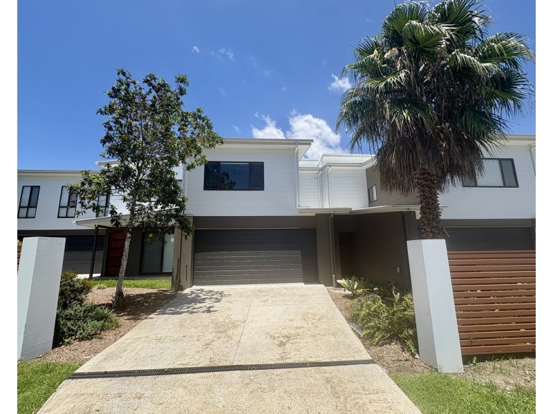 9/2 Carnarvon Court, Oxenford QLD 4210