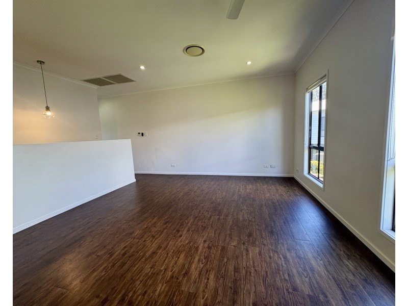 9/2 Carnarvon Court, Oxenford QLD 4210