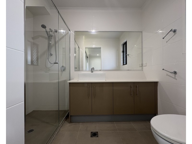 9/2 Carnarvon Court, Oxenford QLD 4210