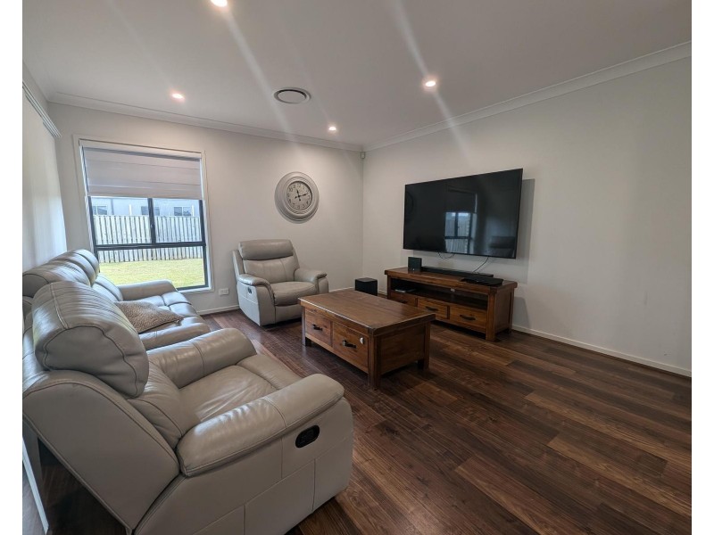 66 Great Sandy Circuit, Pimpama QLD 4209