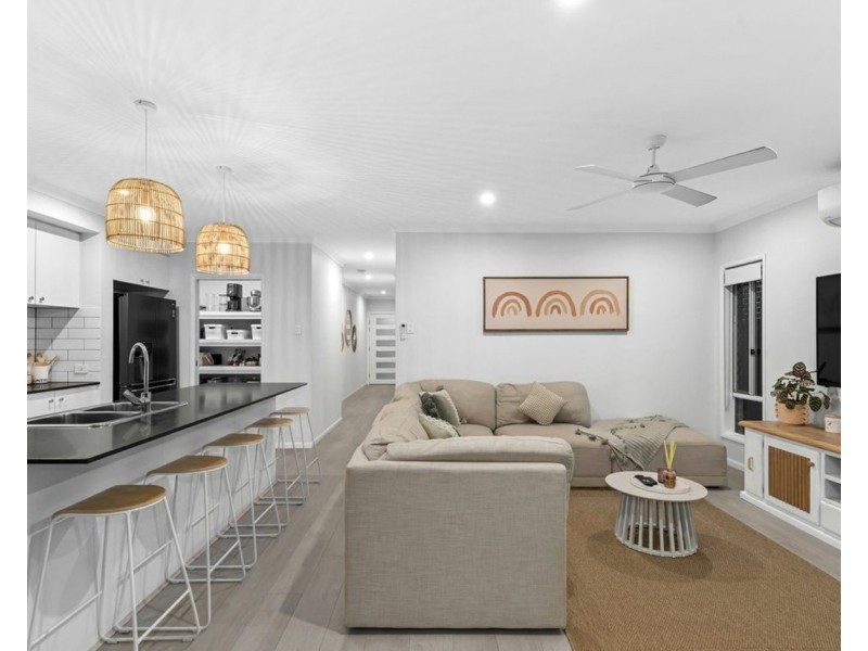 15 Bunya Drive, Park Ridge QLD 4125