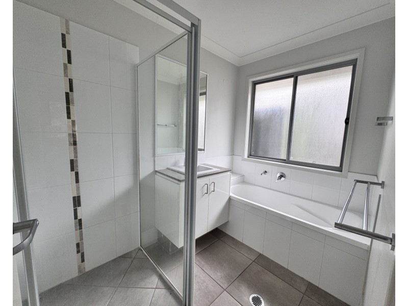 5 Geoffrey Miller Avenue, Pimpama QLD 4209