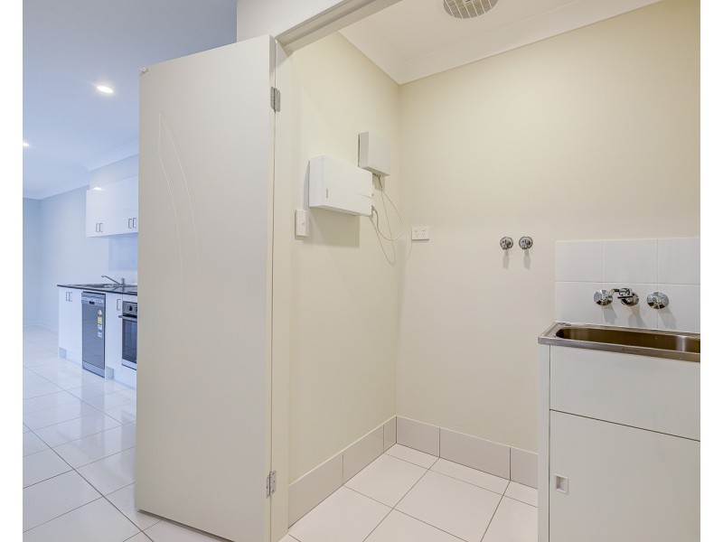 2/13 Seaford Street, Pimpama QLD 4209