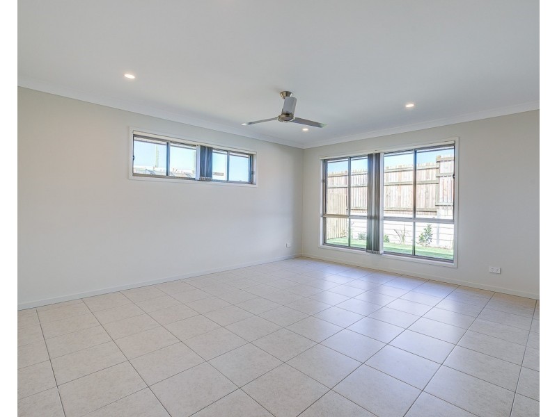 18 Angus Court, Park Ridge QLD 4125