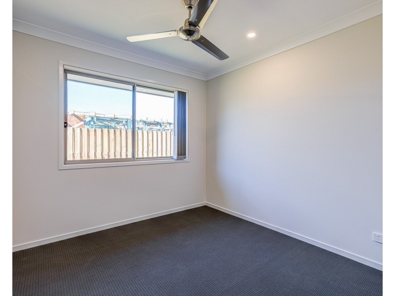 18 Angus Court, Park Ridge QLD 4125