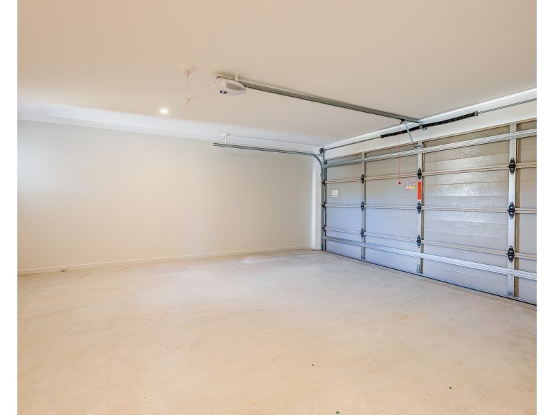 18 Angus Court, Park Ridge QLD 4125