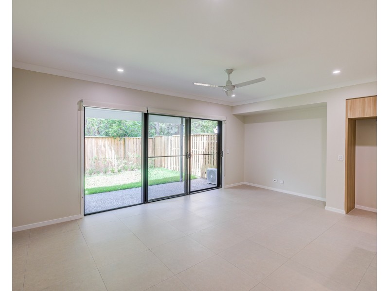 2/6 Pearson Street, Pimpama QLD 4209