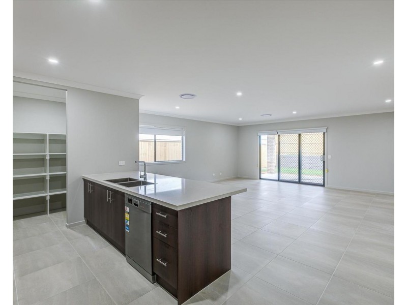 3 Sahara Street, Greenbank QLD 4124