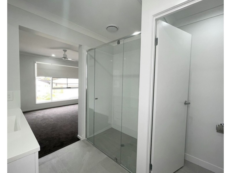12 Bittenbinder Avenue, Logan Reserve QLD 4133