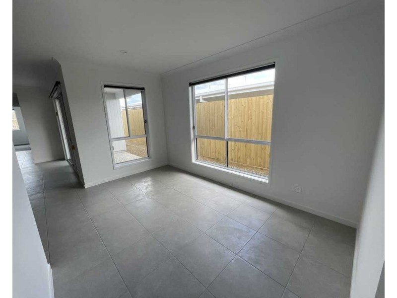 13A Redzel Court, Logan Reserve QLD 4133